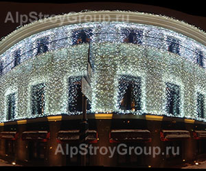 Новогодняя подсветка и украшение фасадов зданий гирляндами